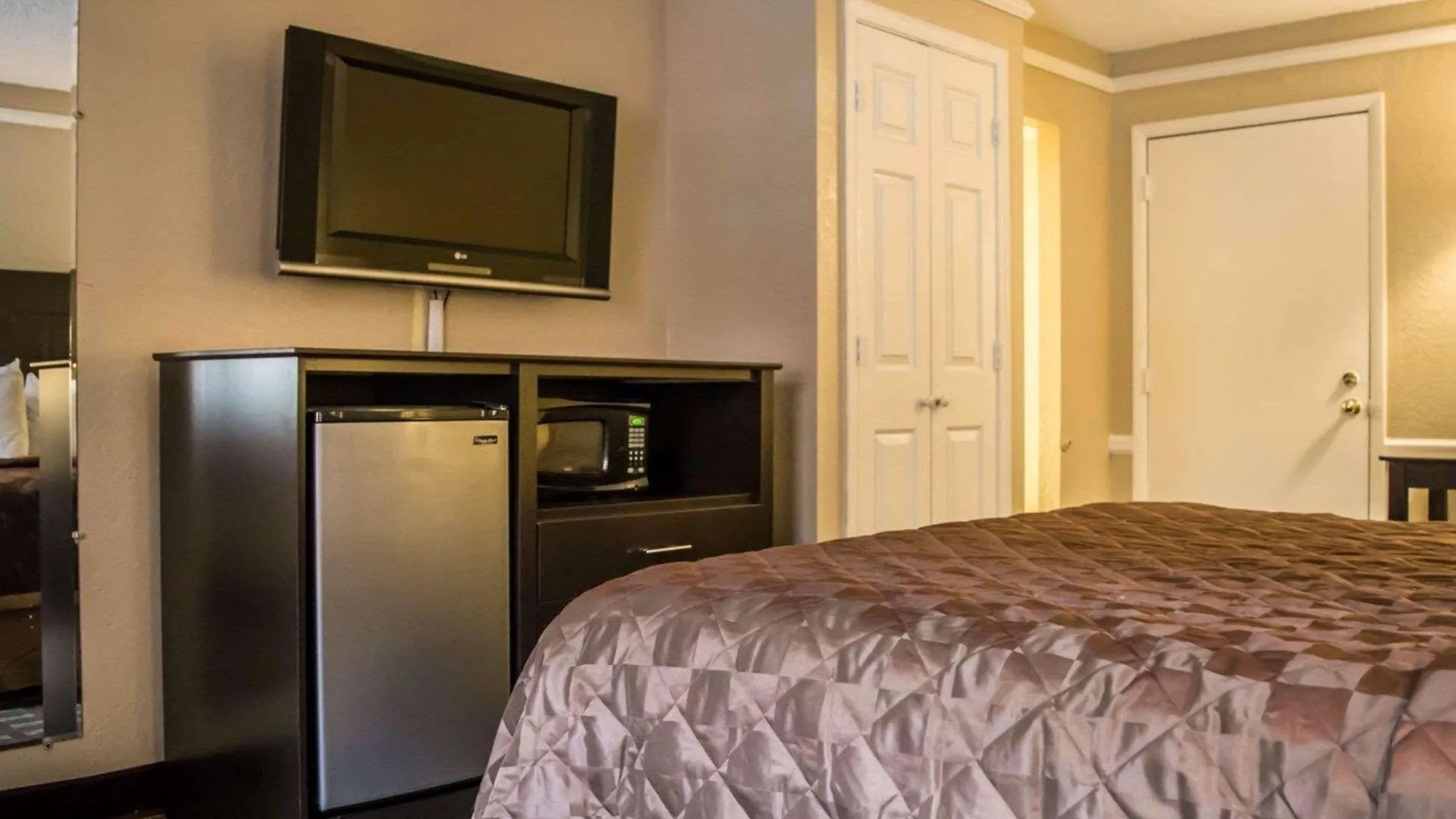 Rodeway Inn Near Ybor City - Casino Tampa
