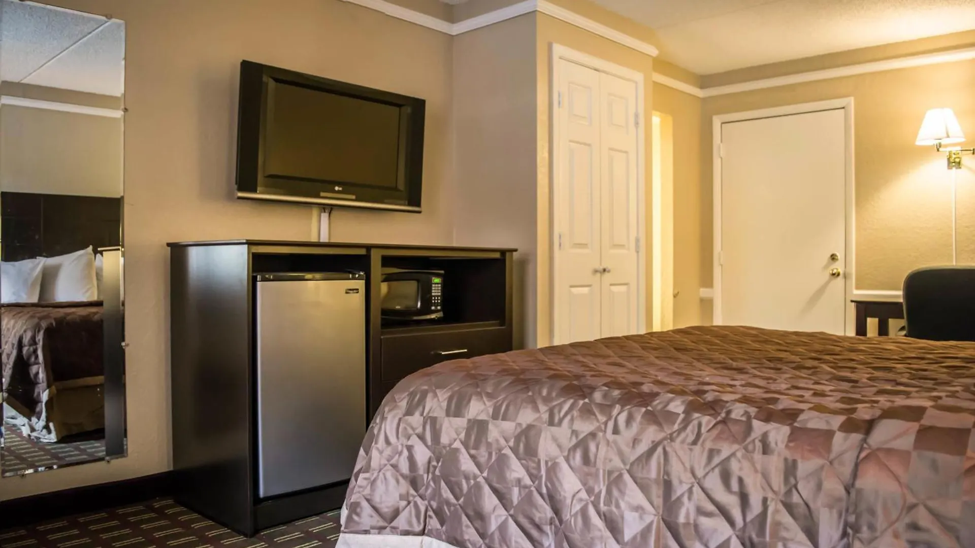 Rodeway Inn Near Ybor City - Casino Tampa